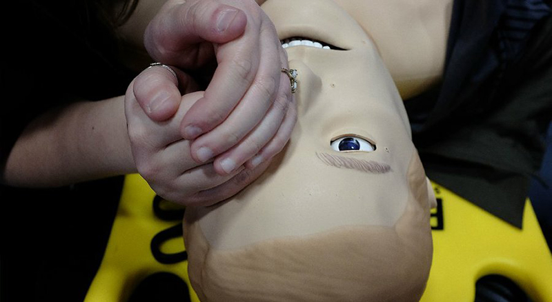 View Pupil Constriction on Manikin